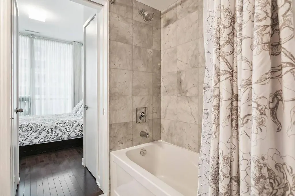 Luxury Condo - Steps To Everything - Balcony View Toronto