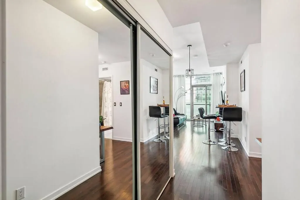 Luxury Condo - Steps To Everything - Balcony View Toronto